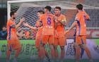 中超夜：泰山4-0登顶，谢晖解危。